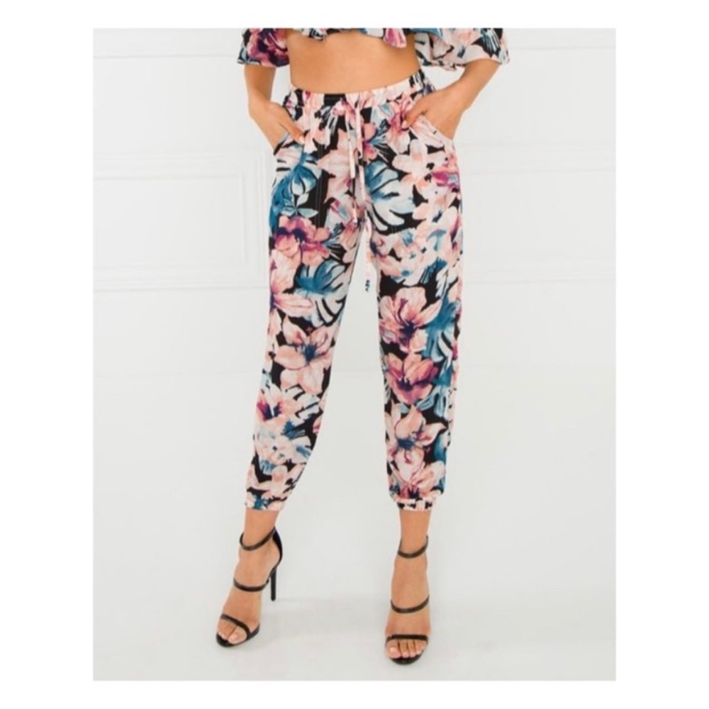 Beautiful Olivaceaous Set- New Without Tags - image 2